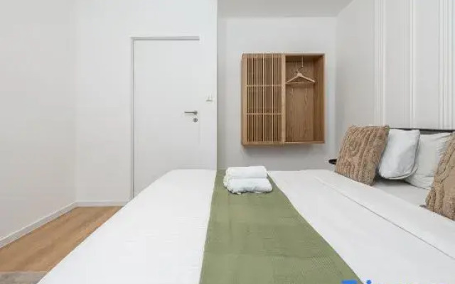 Lumina 4-room apartment near the city center