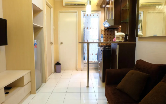 With Access To Shopping Center at Kalibata Apartment