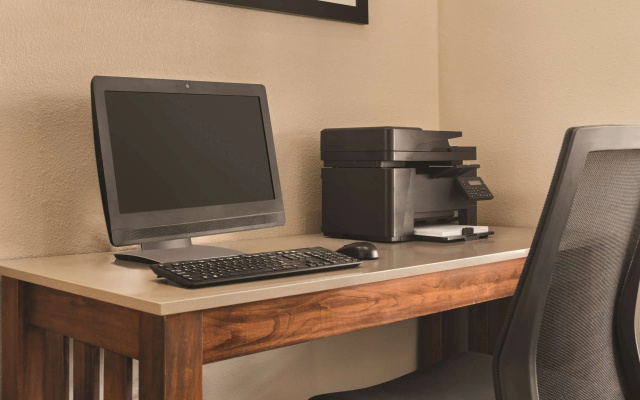 Country Inn & Suites by Radisson, Dubuque, IA