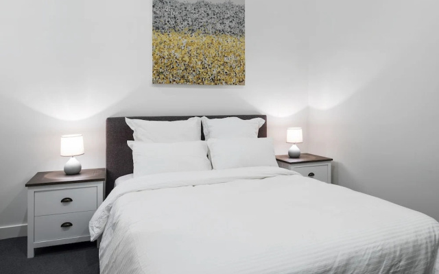 Roomerang at Parque Apartments G01