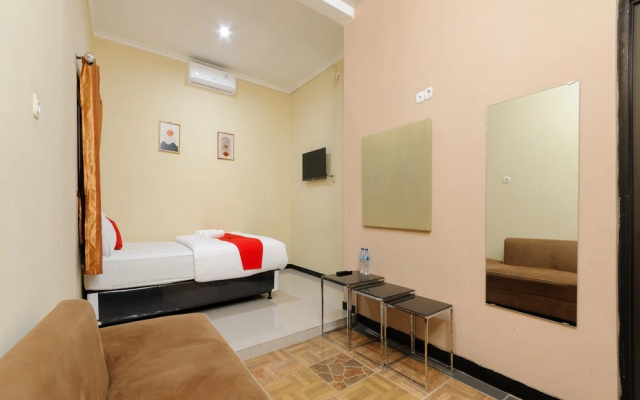 RedDoorz near The Jungle Waterpark Bogor