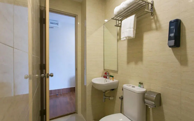 OYO 254 Metro Hotel