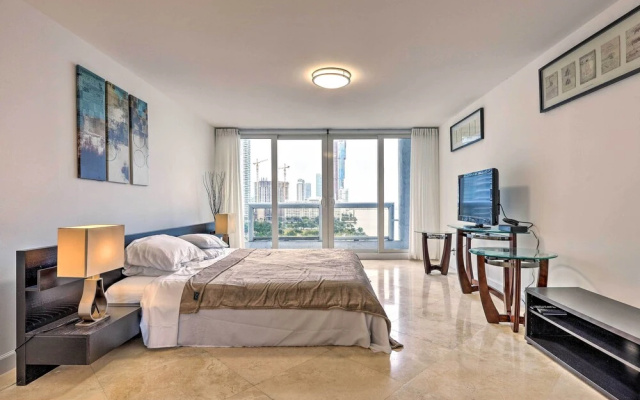 Waterfront High-Rise Condo - Miami Beach 5 Mi