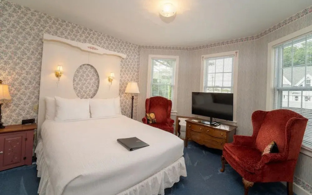 Yelton Manor Bed & Breakfast
