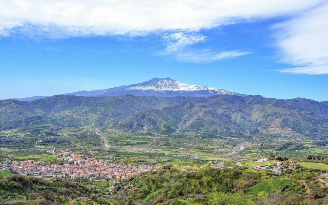 Amazing Apartment in Piedimonte Etneo With 2 Bedrooms and Wifi