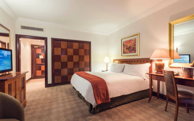 Carnival Club Hotel