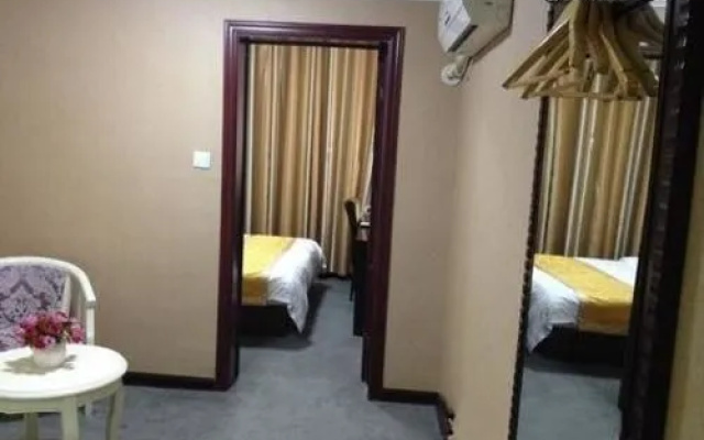 Xingyang Guoren Holiday Hotel
