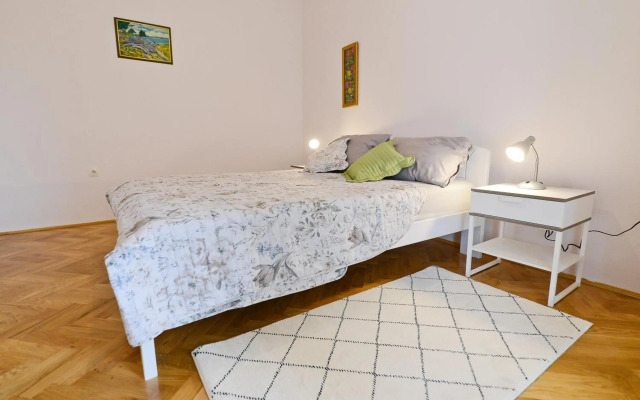 Apartment Rocky I
