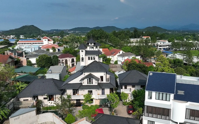 Iris Hill Villa Hue