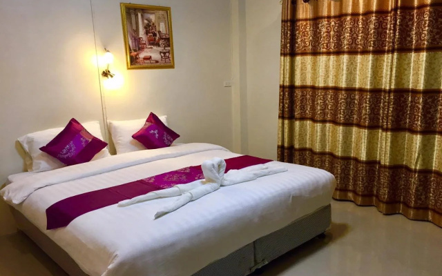 Apinsaya House
