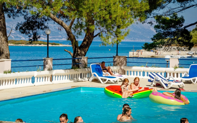 Lumbarda Resort Apartments