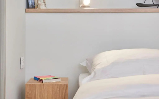 Live in a funky & renovated studio near Acropolis