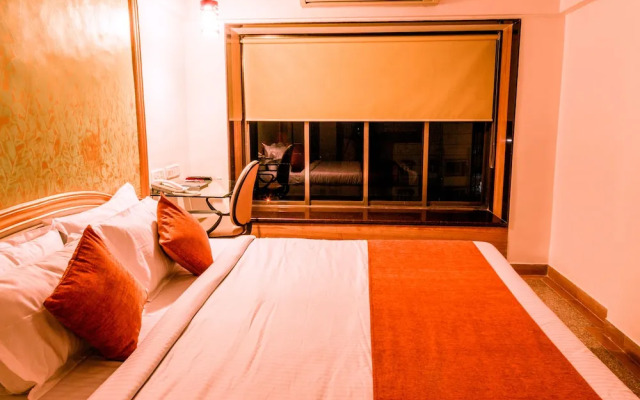 Hotel Lake View Residency