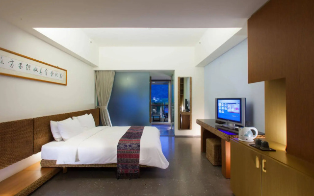 Luminous Hot Spring & Resort