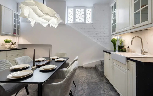 Calea 3BR Victoriei Stunner - Two Living Rooms - Balconies on the Avenue