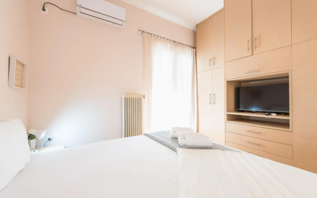 Stylish Acropolis Apartment by Cloudkeys