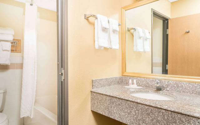 Baymont by Wyndham Kasson Rochester Area