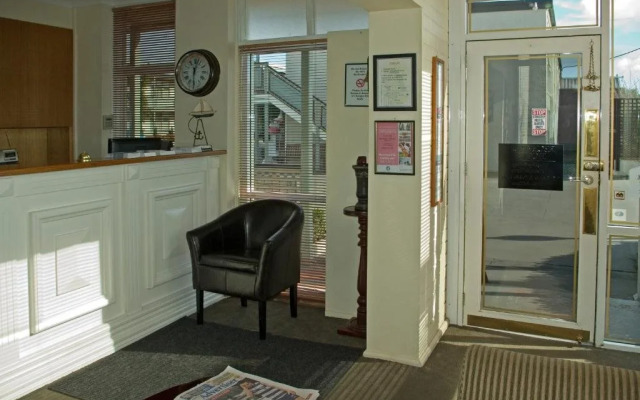 Admiralty Inn