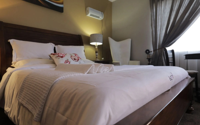 Ledumo Lodge
