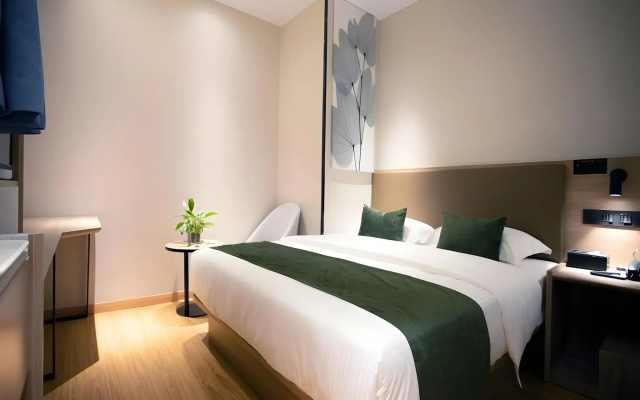GreenTree Inn Express Shanghai Pudong Lingang New City Yunhan Road