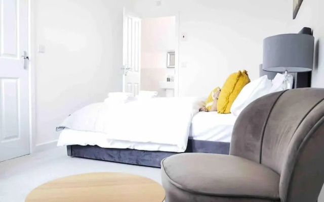 Beautiful 3bedroom townhouse in a new estate