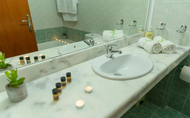 Stegna Bay Apartment