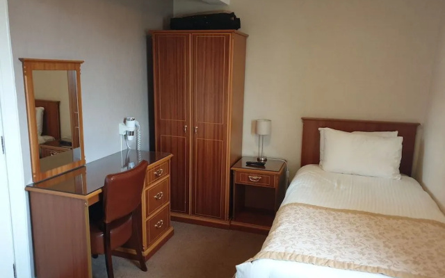 Commercial Hotel