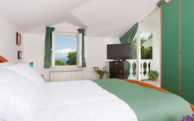 Peaceful Villa in Lovran with Swimming Pool