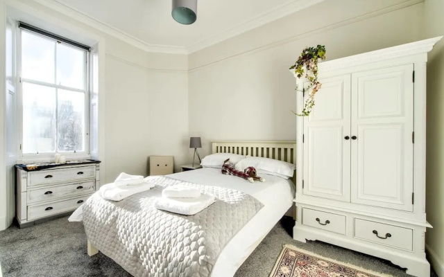 Homely 2 Bedroom Apartment Close To City Centre