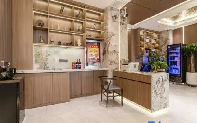 Quangong Hotel
