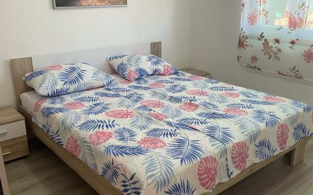 Apartment Sandra - 40m from the sea & parking: A1 Nin, Zadar riviera