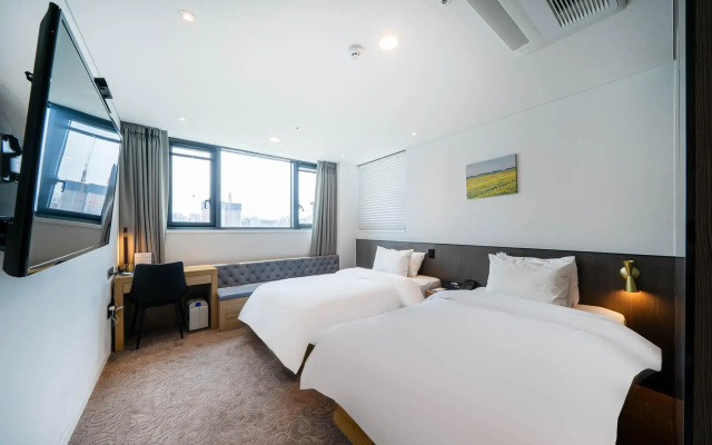 Ashton Hotel