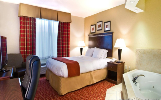 Holiday Inn Express Hotel & Suites Clewiston by IHG
