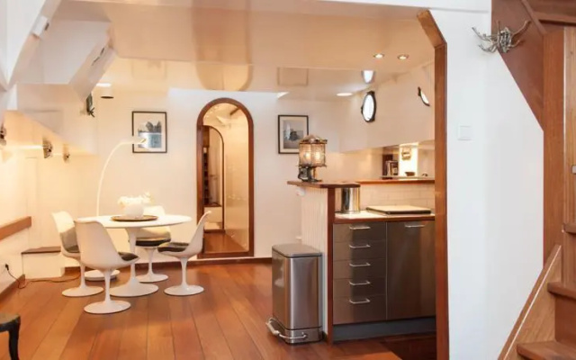 Golden Anchor Houseboat