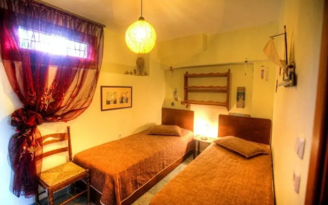 Anna Karra Studios & Apartments