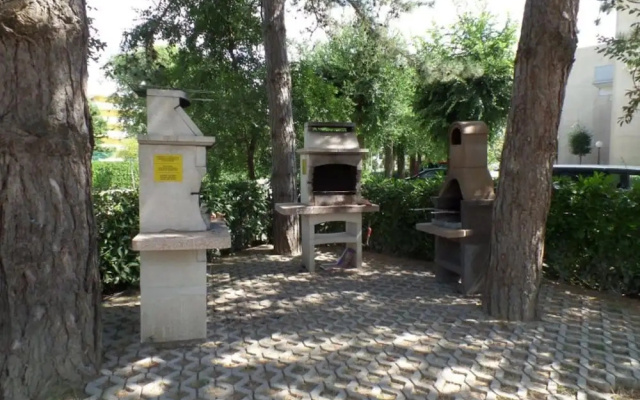 Accommodation With Shared Pool for Eight Guests