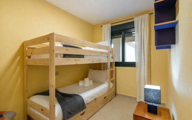 Cozy Beach Apartment for 5