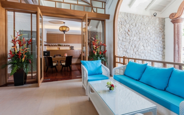 Отель Beyond Resort Karon вид на фасад