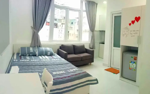 Smiley Apartment 9