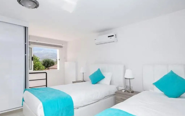 Peaceful Flat with Shared Pool Near Sea in Kyrenia