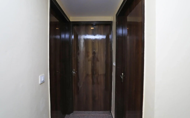 OYO Collection O 45409 Bartwal Guest House