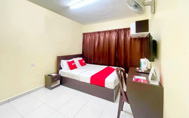OYO 90369 Safari Hotel Lumut
