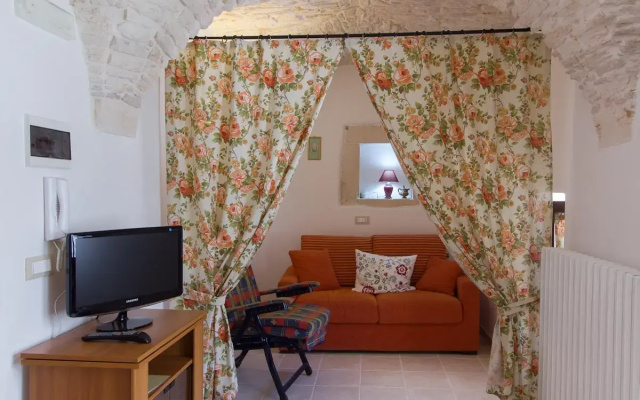 farm among olive trees w/ pool in Itria Valley