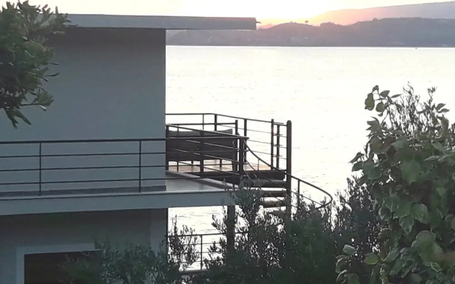 Amazing House With Sea and Sunset Views