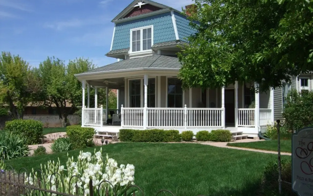 The Iron Gate Inn & Winery