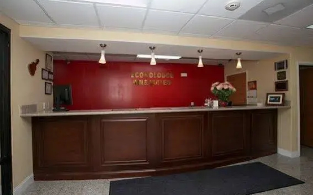 Econo Lodge Inn & Suites Memphis