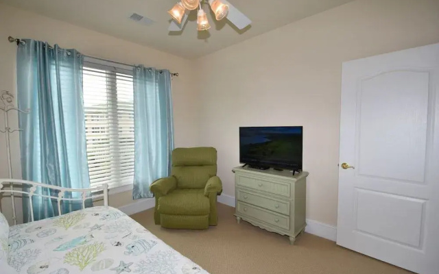 Edgewater Apartment 437