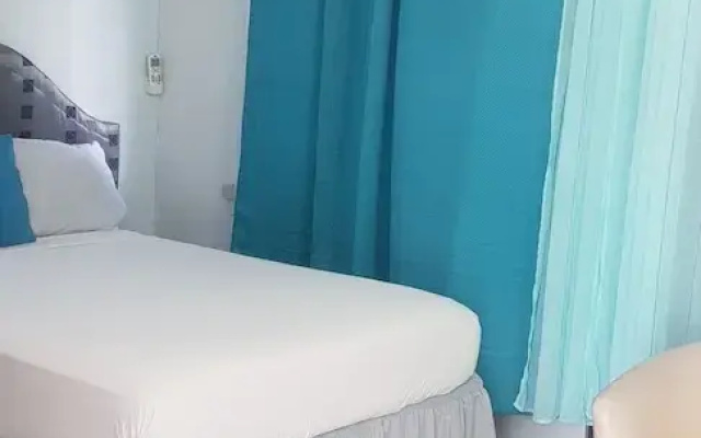 Gated Studio By The Pavillian Mall Near US Embassy Liguanea Kingston