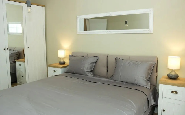 FM Luxury 1-BDR Apartment - City Vibes