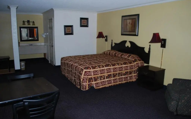 Travel Plaza Inn